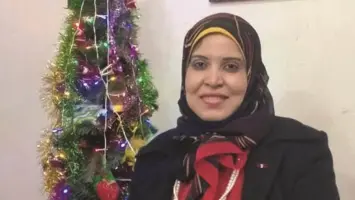 الكاتبة منال الأخرس