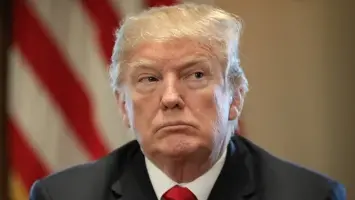 هل يمكن أن يسبّب ترامب انهيار أمريكا؟