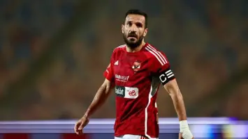 علي معلول يفاضل بين عروض الخليج وتونس بعد استلام جميع مستحقاته من الأهلي