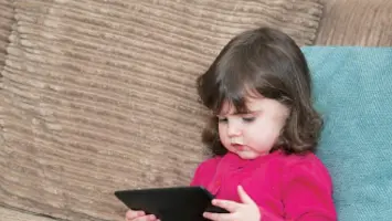 عيوب ألعاب الموبايل على الأطفال