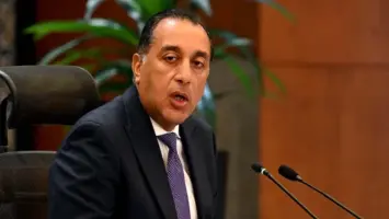 رئيس الوزراء يتابع إجراءات تنفيذ الخطة الاستراتيجية لتحلية مياه البحر