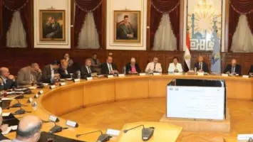 محافظ القاهرة يثمن التعاون بين "القومي للسكان" و"الإقليمي للجمعيات"