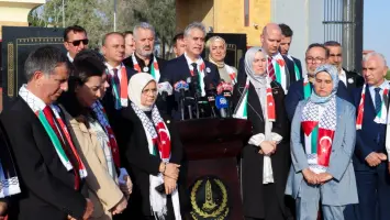 وفد من برلمان الجمهورية التركية يجري زيارة لمعبر رفح البري