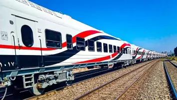 السكة الحديد تصدر بيانا بشأن اقتلاع لمبة من أحد القطارات الروسية