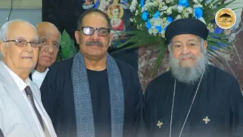 العدوي يهنئ الأقباط بعيد الميلاد خلال زيارته للأنبا بنيامين بقويسنا