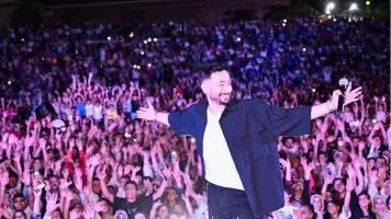 حمادة هلال يشعل أجواء الصيف في حفل «بتروسبورت»