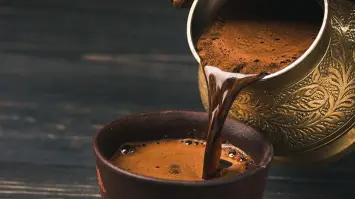 هل القهوة فعلاً مضرة؟ اكتشف الحقيقة بعيدًا عن التهويل