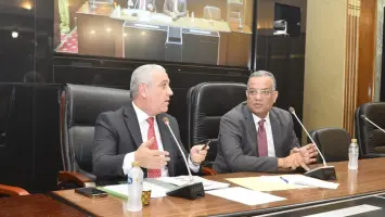 الشوربجي في اجتماع "الثقافة والإعلام" بالشيوخ: لا مساس بالصحف الورقية