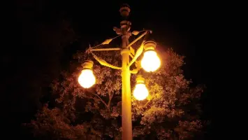 مصباح الـ100 عام