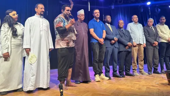 عمر المشري و"مستشاري السفارة الليبية" يتابعون عرض «مسرحية وجوه»