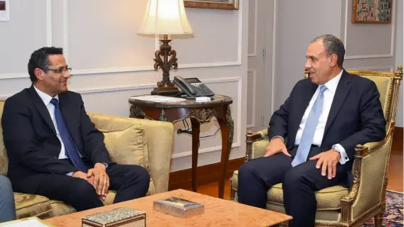 نقيب الصحفيين يبحث مع وزير الخارجية  سبل تعزيز التعاون المشترك