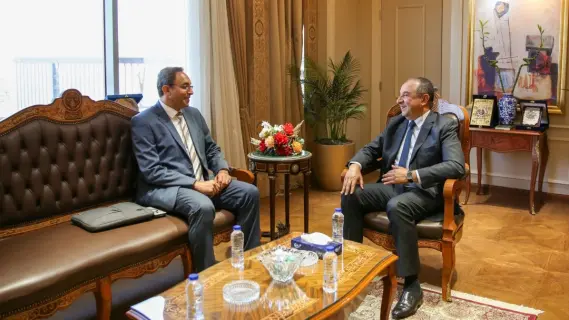 وزير قطاع الأعمال العام يستقبل محافظ قنا لبحث تعزيز التعاون