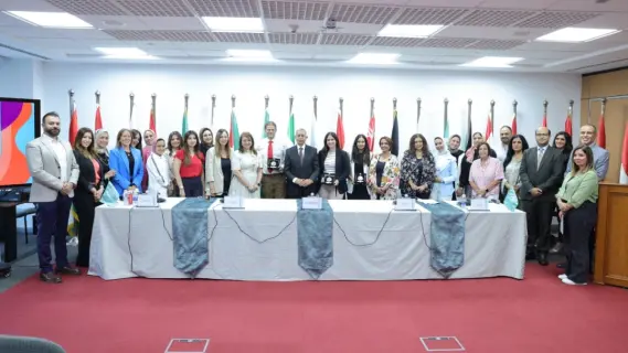 الأكاديمية العربية تدعم اختبارات كامبريدج الرقمية في مصر