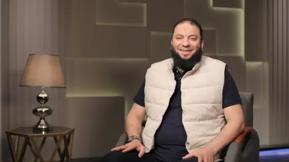 أزمة صحية للداعية الدكتور حازم شومان.. دعوات بالشفاء لرجل أثّر في قلوب الشباب