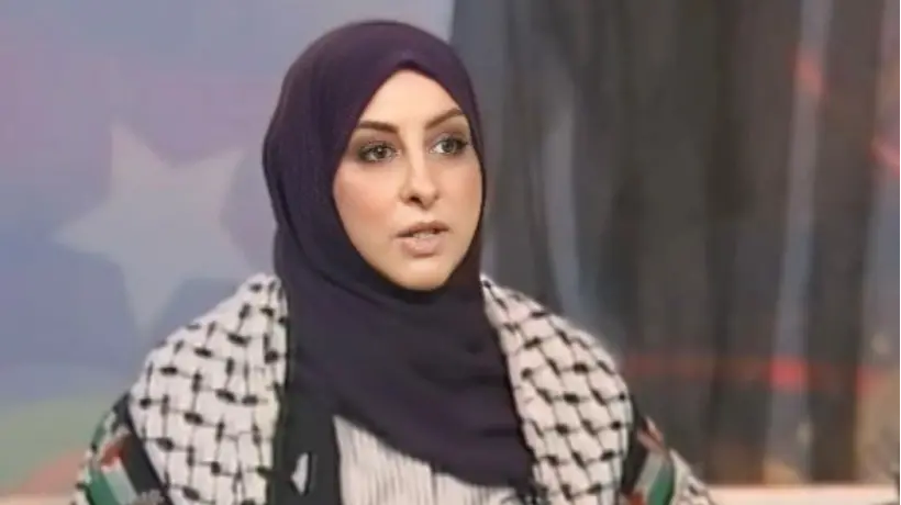 بعد رحلة موفقة بالقاهرة.. الروائية رولا غانم تعود لبلدها فلسطين