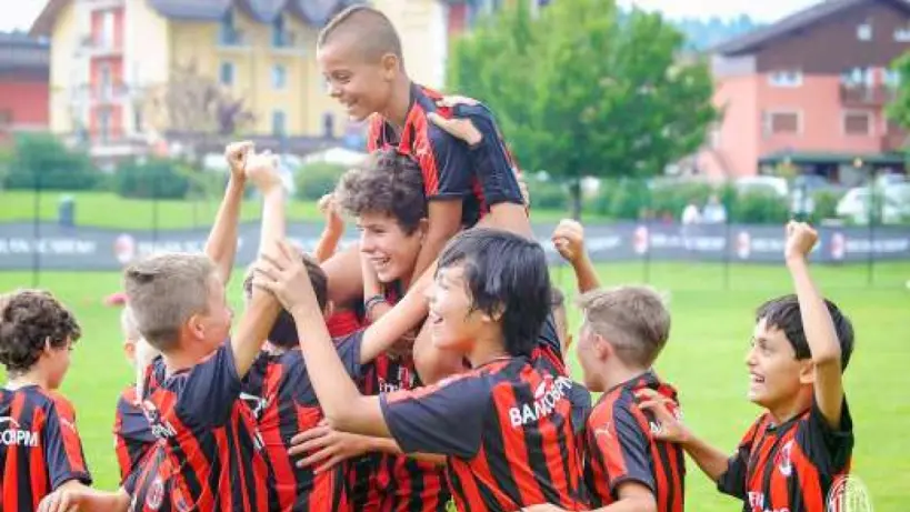 ليلة حماسية في سنغافورة: صغار آرسنال يهزمون ميلان ودياً