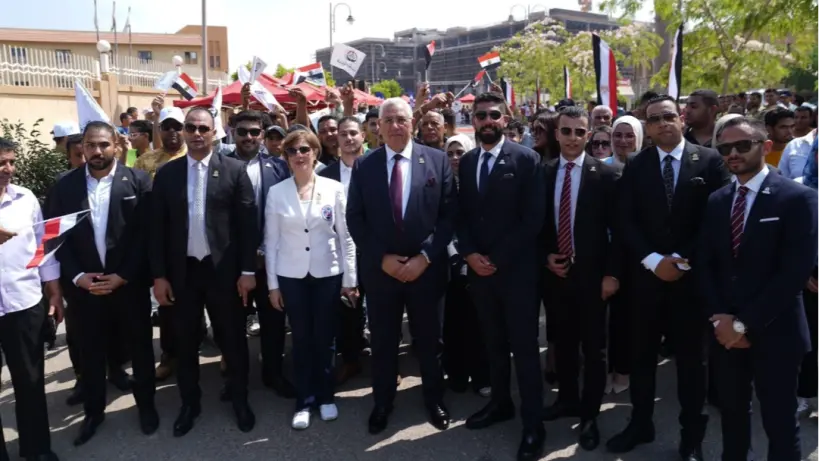 السيد القصير أمين عام حزب الجبهة يدلي بصوته في انتخابات الشيوخ