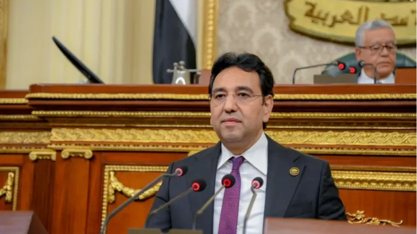 النائب أيمن محسب: ظاهرة "التيك توكرز" أفسدت القيم في المجتمع