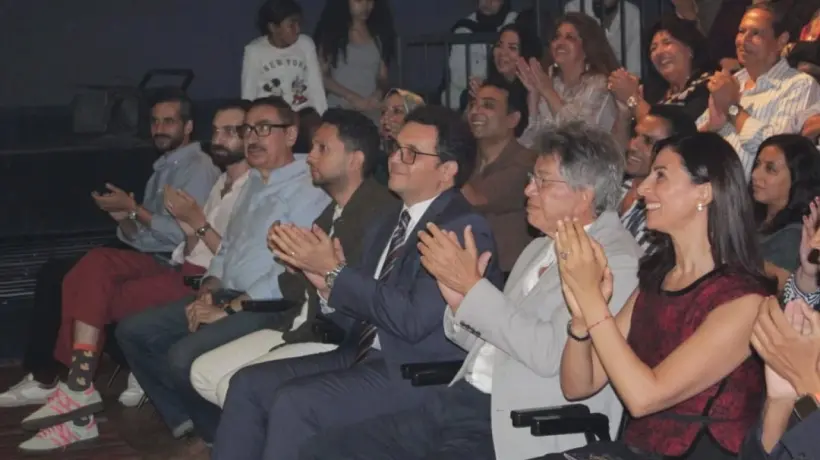 وزير الثقافة ورئيس المتحدة يشهدان العرض المسرحي "حواديت"