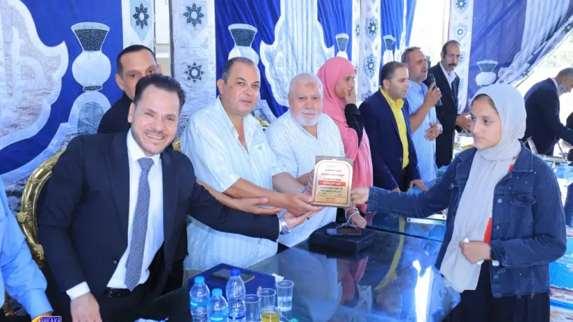 المهندس إيهاب عبد الحليم يكرّم الطلبة المتفوقين ورواد التعليم (صور)