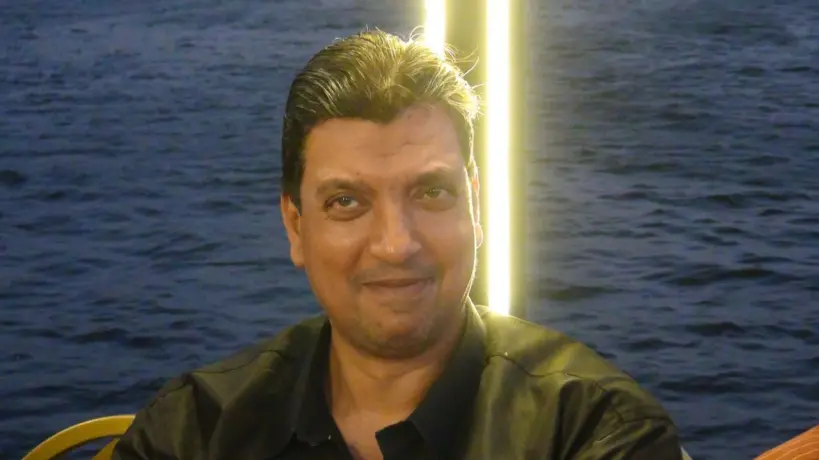 باسم التهامي يكتب: كيف يعيش الإنسان سعيدًا؟