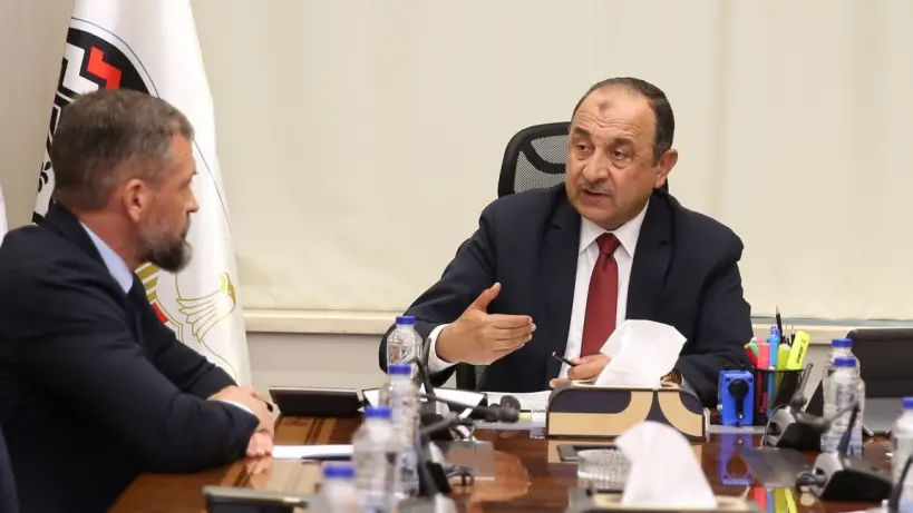 وزير قطاع الأعمال يبحث مع وفد بقيادة "روسال" الروسية سبل التعاون