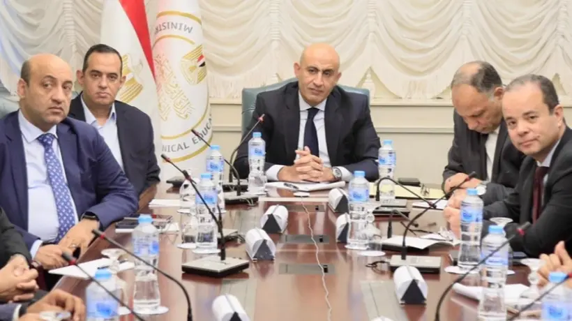 الوزير يتدخل بنفسه.. تعليمات حازمة لضبط امتحانات الثانوية وتفعيل الكاميرات داخل اللجان