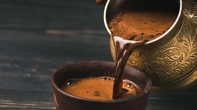 هل القهوة فعلاً مضرة؟ اكتشف الحقيقة بعيدًا عن التهويل