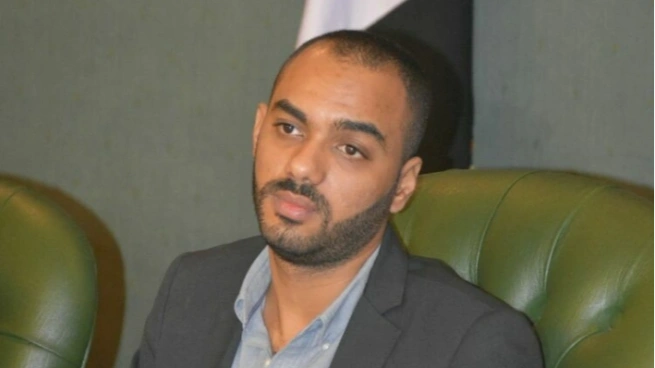 الكاتب الصحفي محمود كامل